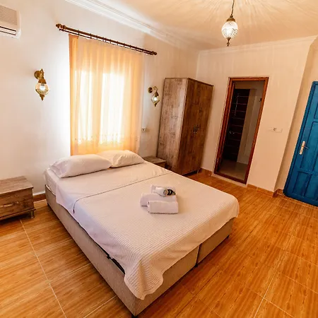 Eucalyptus Nocleg ze śniadaniem 3*