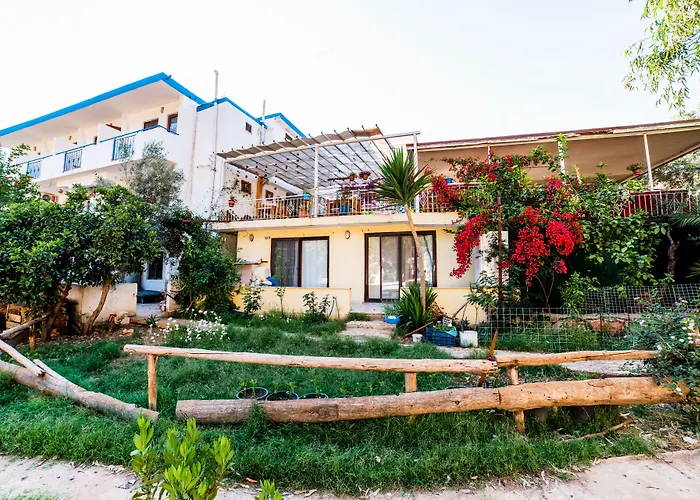 Eucalyptus 3* باتارا